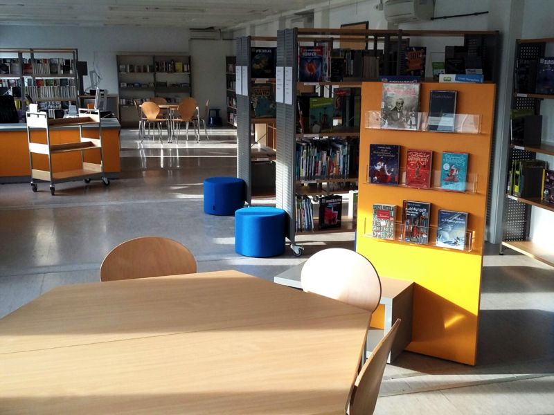 Schulbibliothek im Gymnasium Römerhof Frankfurt